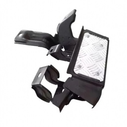 ESTRIBO IZQ. PARAGOLPE TRAS. -ORIGINAL-