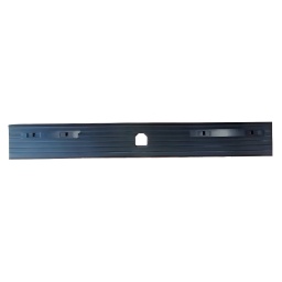 APLIQUE PLASTICO PORTON TRAS. NEGRO